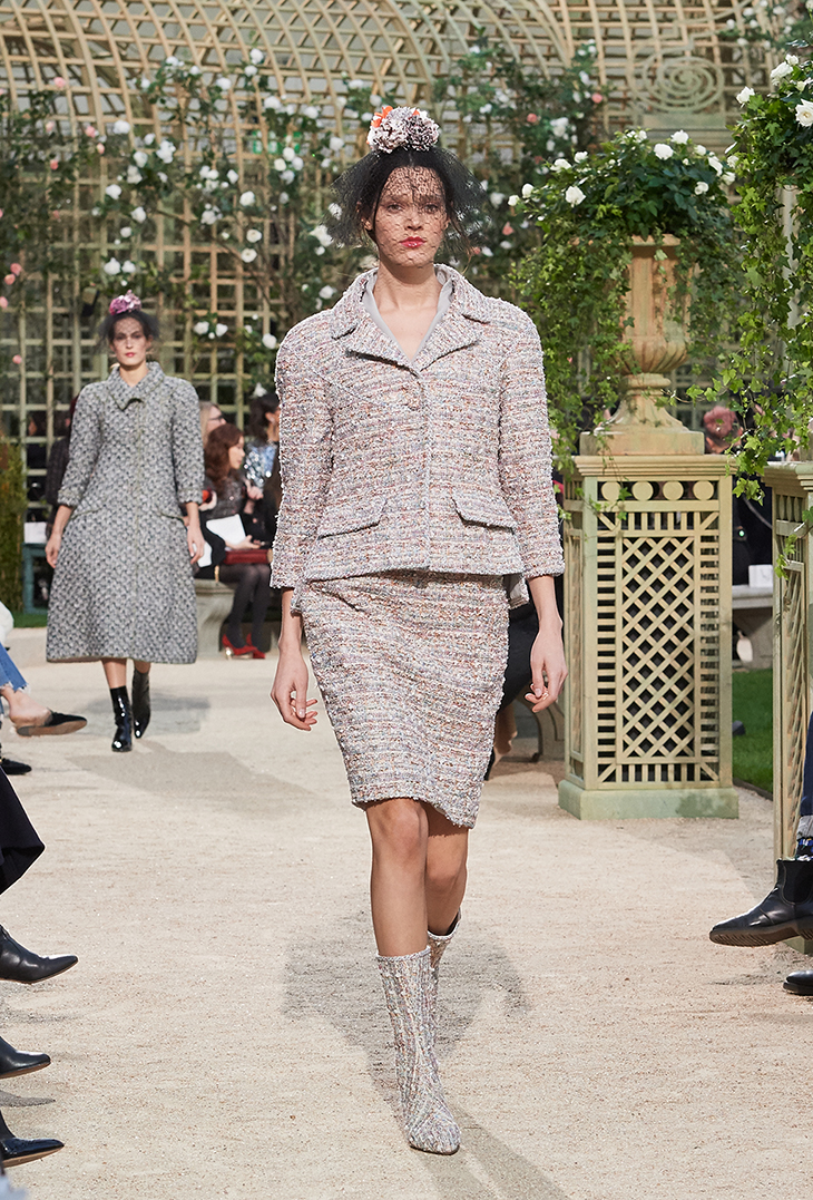 BST thời trang Chanel Xuân 2018 Couture: Mùa xuân của một triều đại mới 