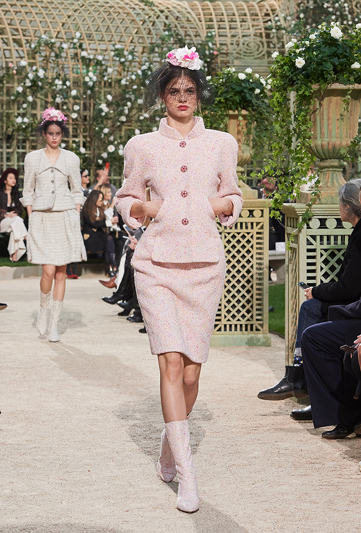 BST thời trang Chanel Xuân 2018 Couture: Mùa xuân của một triều đại mới 