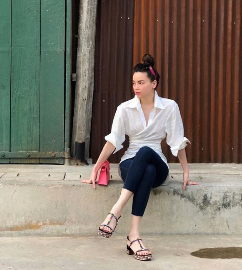 Các fashionista Việt mặc gì để nổi bật trong street style xuống phố tháng 2