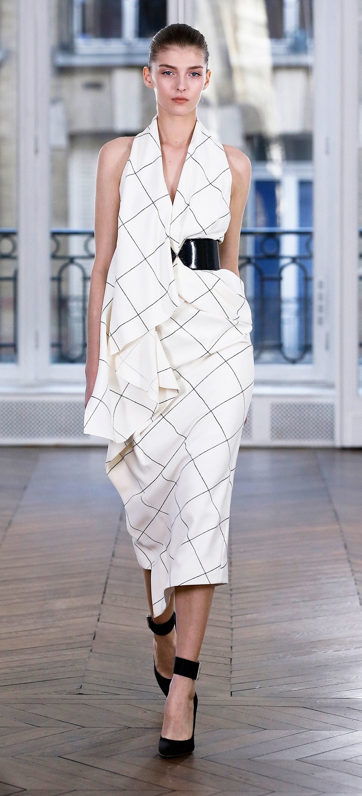 ELLE Việt Nam - Ralph & Russo hớp hồn phái đẹp với cảm hứng “Parisian Girl” trong bộ sưu tập mới (1)