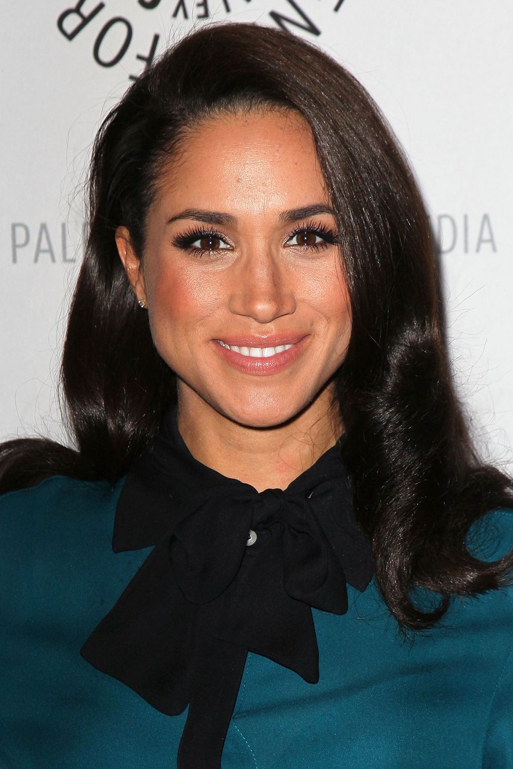 những kiểu tóc đẹp của meghan markle 7