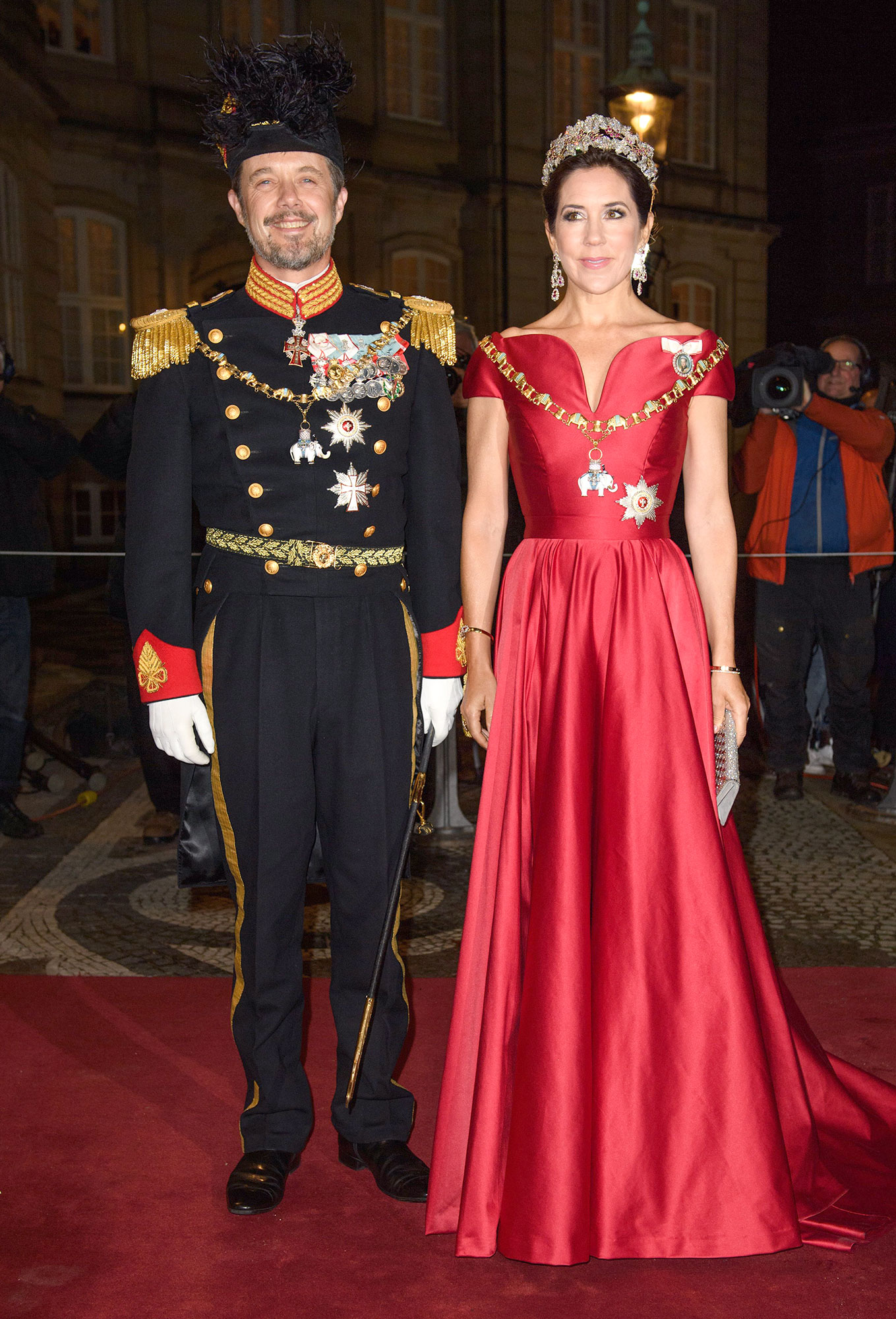 Ít ai biết trước gia nhập vào làng mẫu, hoàng tử Đan Mạch đã kế thừa "huyết mạch" thời trang từ gia đình Hoàng tộc