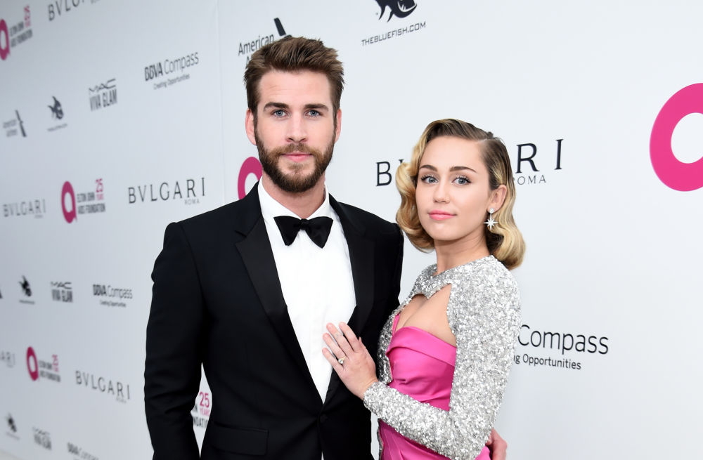 tóc ngắn Miley Cyrus và Liam Hemsworth