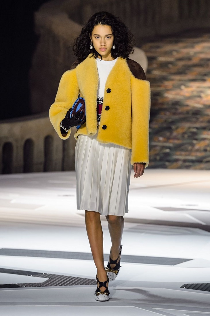 ELLE Việt Nam - Mãn nhãn với cảm hứng thời đại trong bộ sưu tập mùa thu Louis Vuitton 2018 (11)