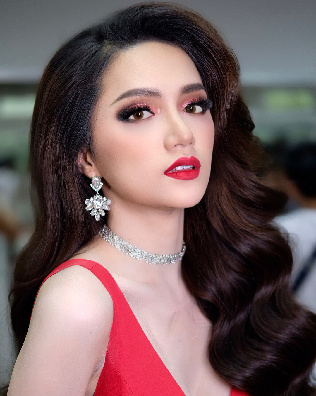 Những bộ cánh quyến rũ giúp Hương Giang tỏa sáng tại Hoa hậu Chuyển