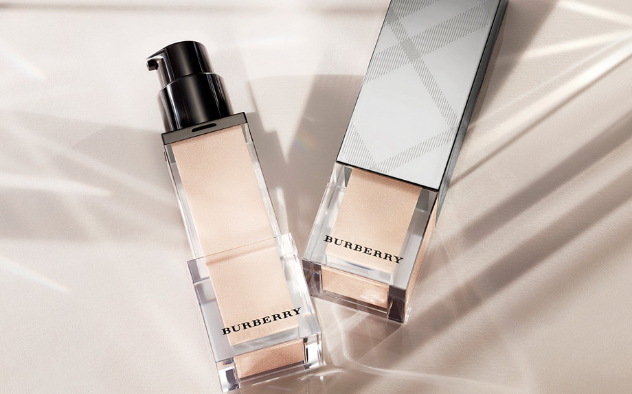 Kem lót nào tốt Burberry “Fresh Glow” Luminous Fluid Base 5