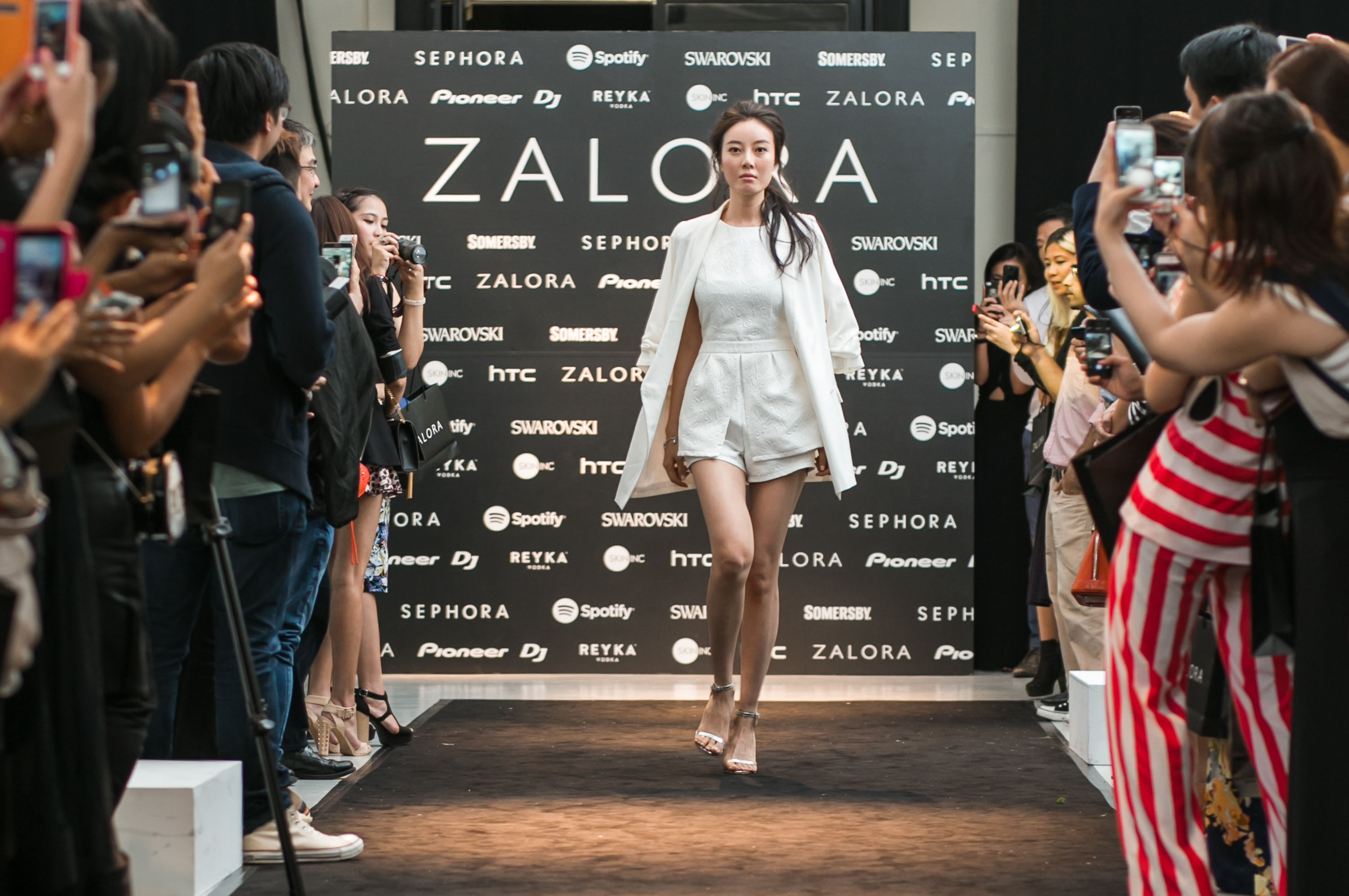 ellevn zalora ra mat thuong hieu