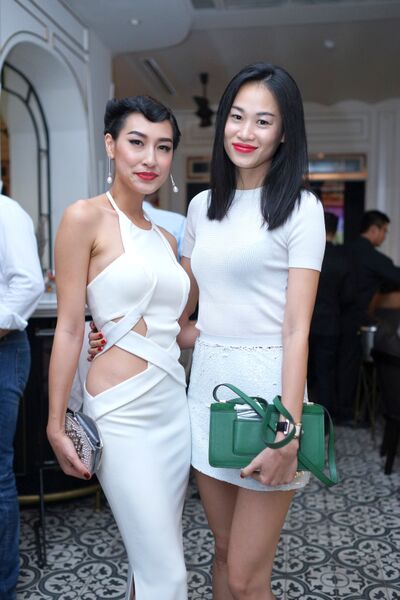 Kathy Uyên và bạn trong sự kiện khai trương Nhà hàng / Bar Saigon Lookout