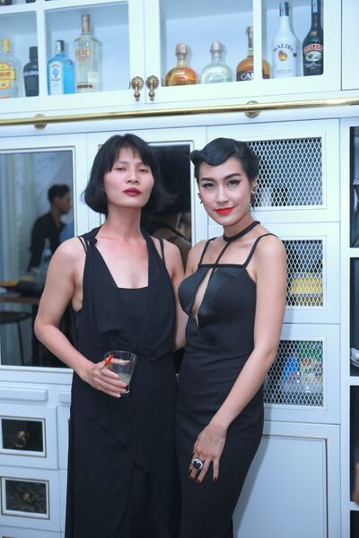 Kathy Uyên và bạn trong sự kiện khai trương Nhà hàng / Bar Saigon Lookout