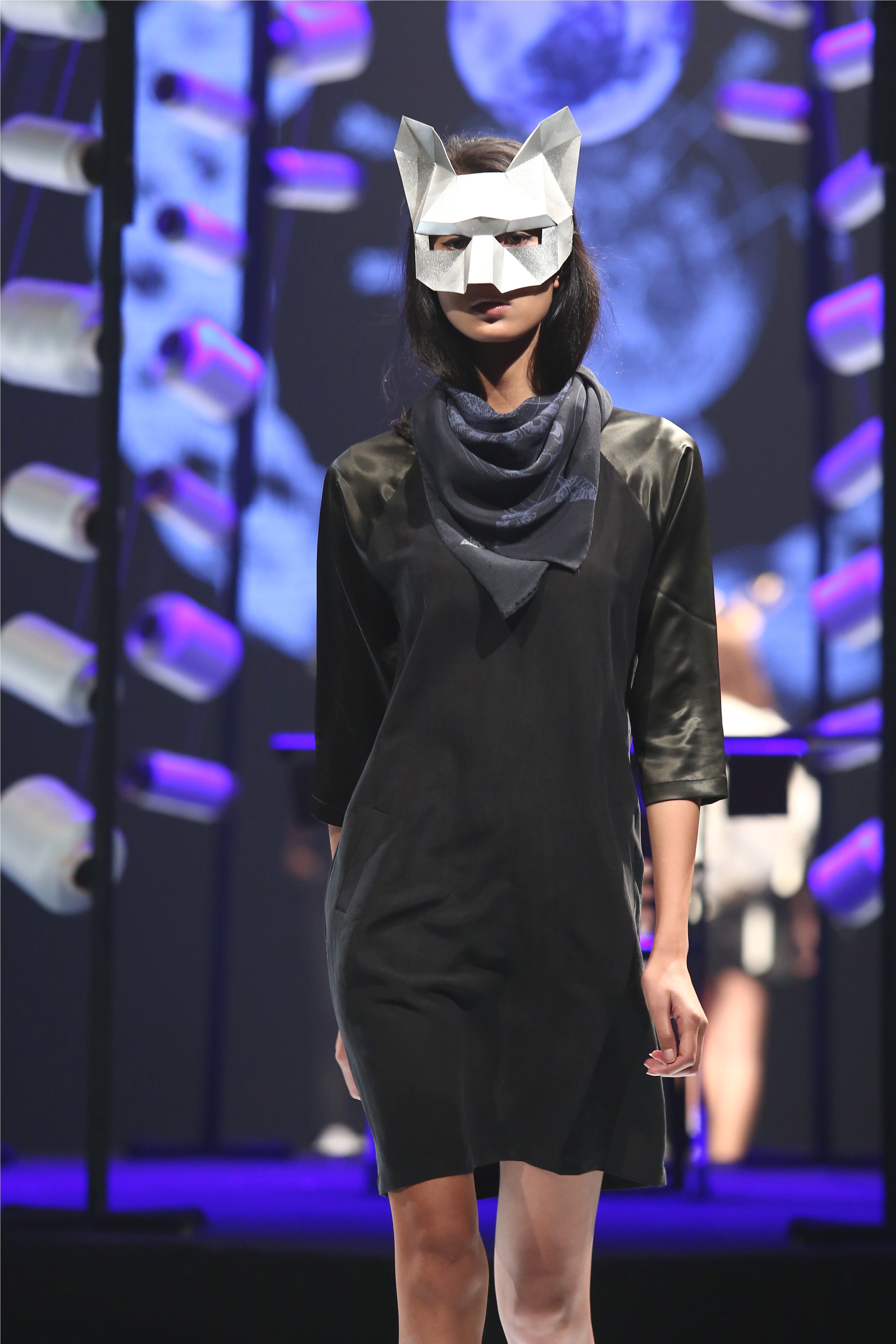 Linda Mai Phung ELLE Show 09