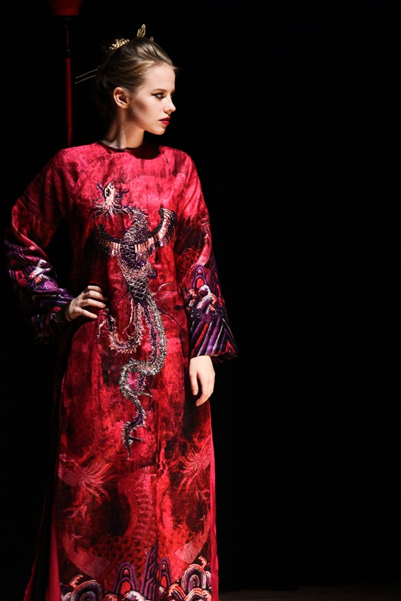 ao-dai-cuoi-Huynh-Hai-Long-Dang-The-Huy-Huong-xua-c