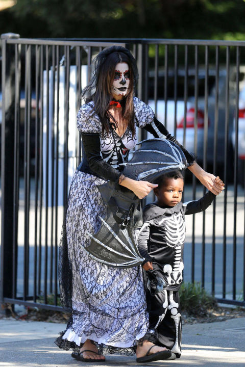 sandra-bullock-trang-phuc-halloween