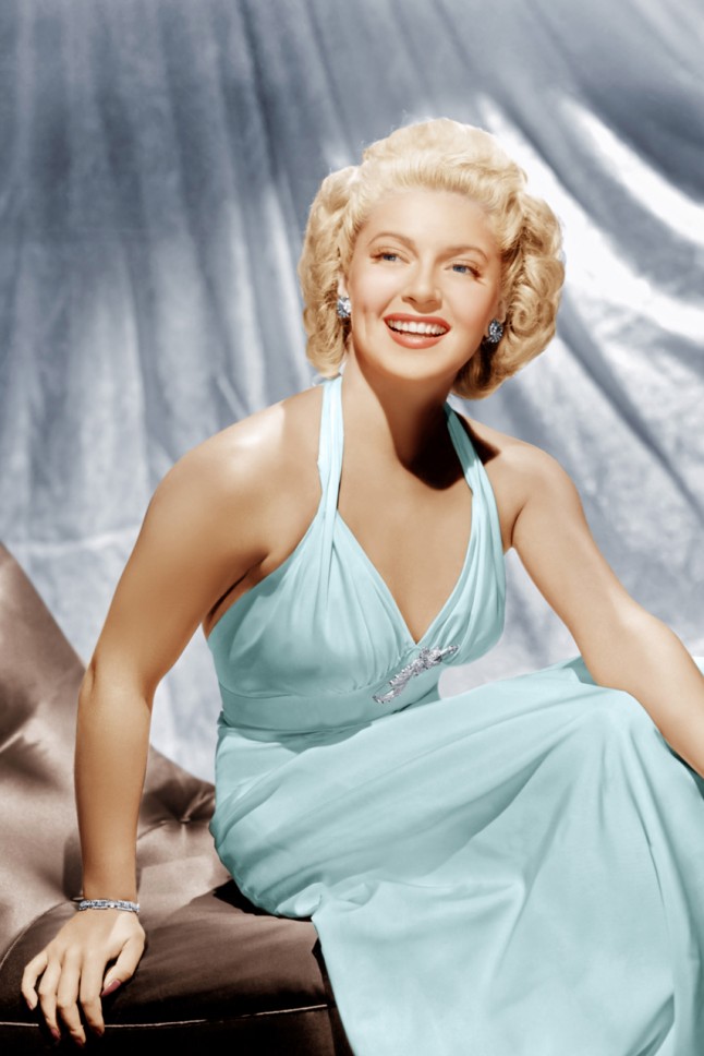 Lana Turner, 1943