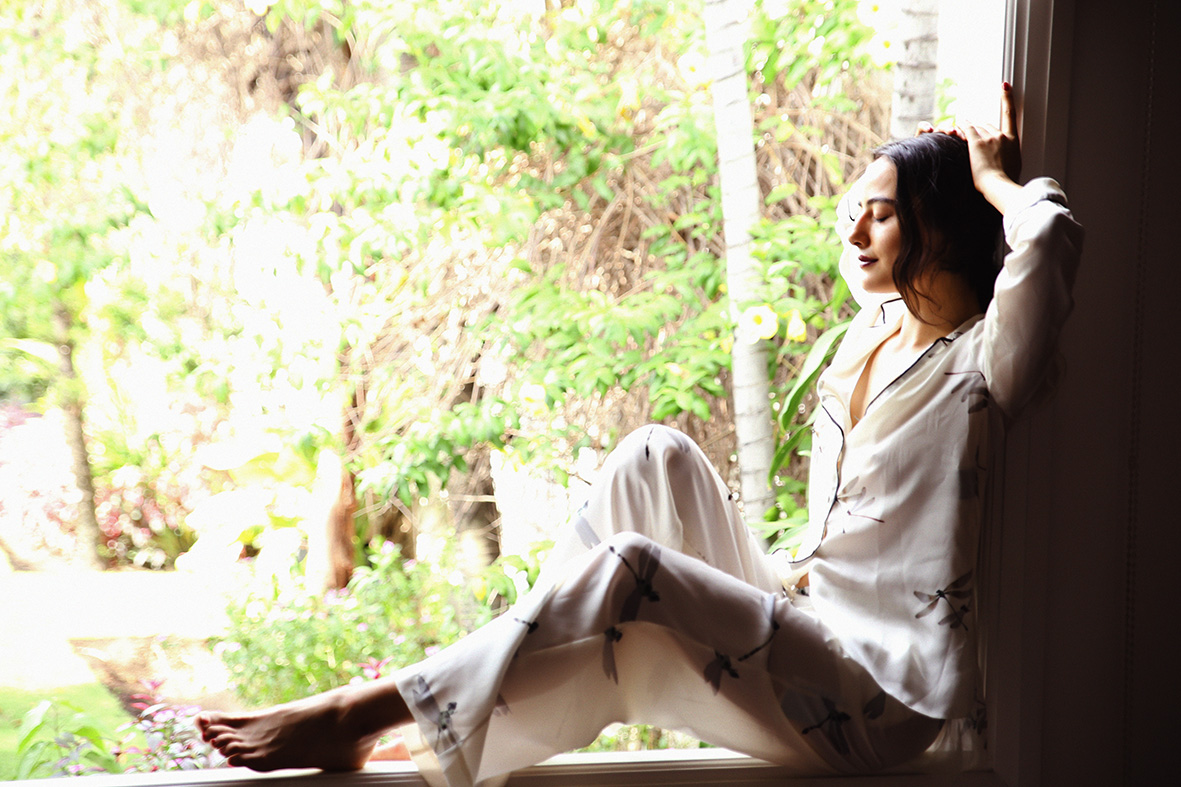Li Lam ra mắt bộ ảnh thời trang mới LAM NAMASTE
