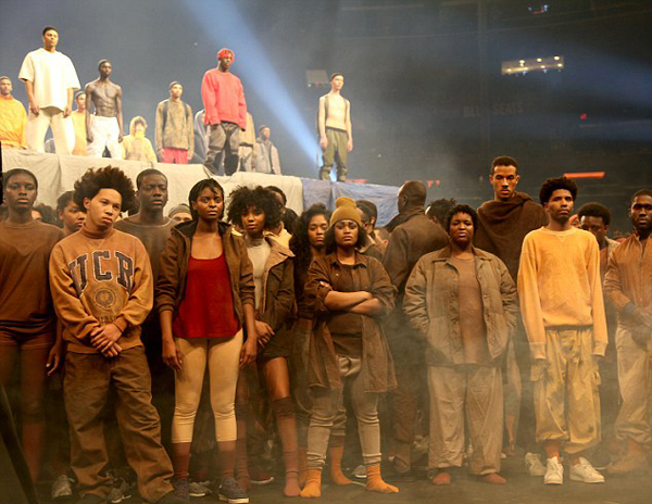 Những nội quy khắt khe mà người mẫu phải tuân theo ở show diễn Yeezy Season 3