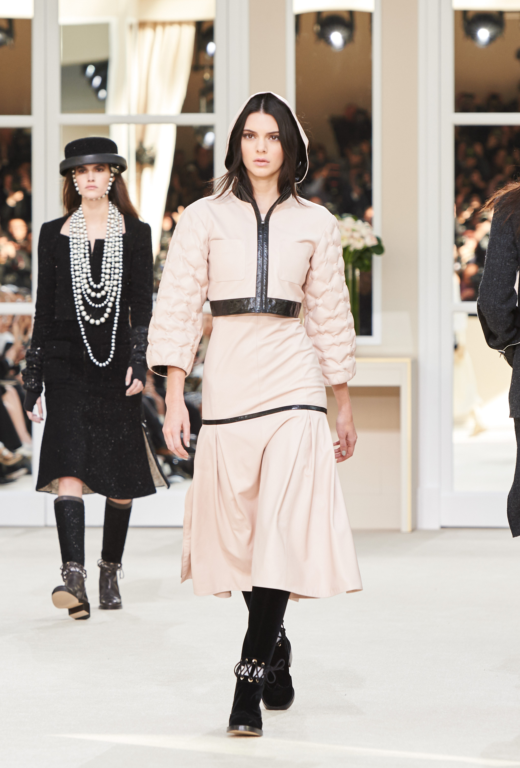 Bộ sưu tập Chanel Thu Đông 2016 ELLE VIETNAM