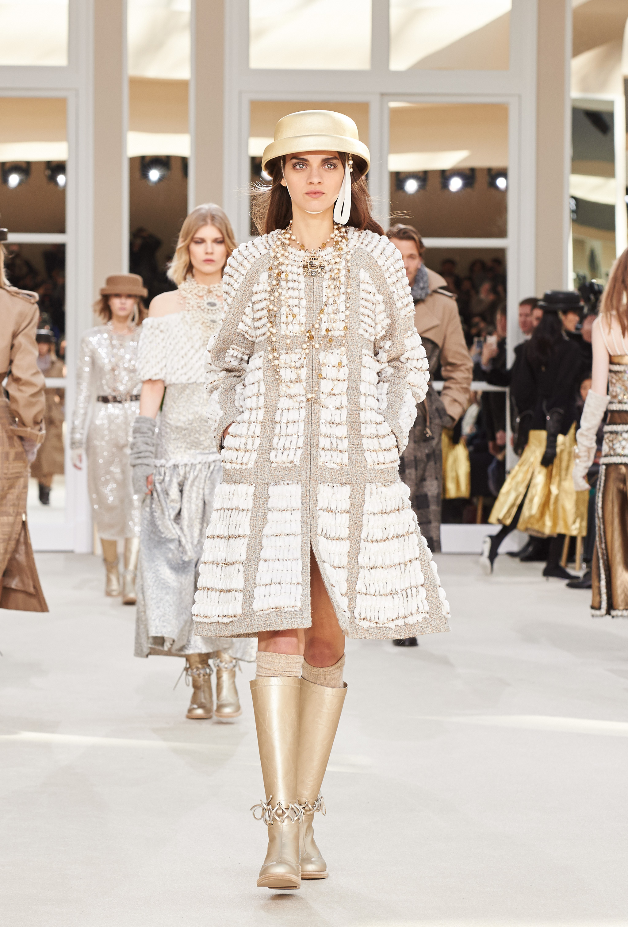 Bộ sưu tập Chanel Thu Đông 2016 ELLE VIETNAM