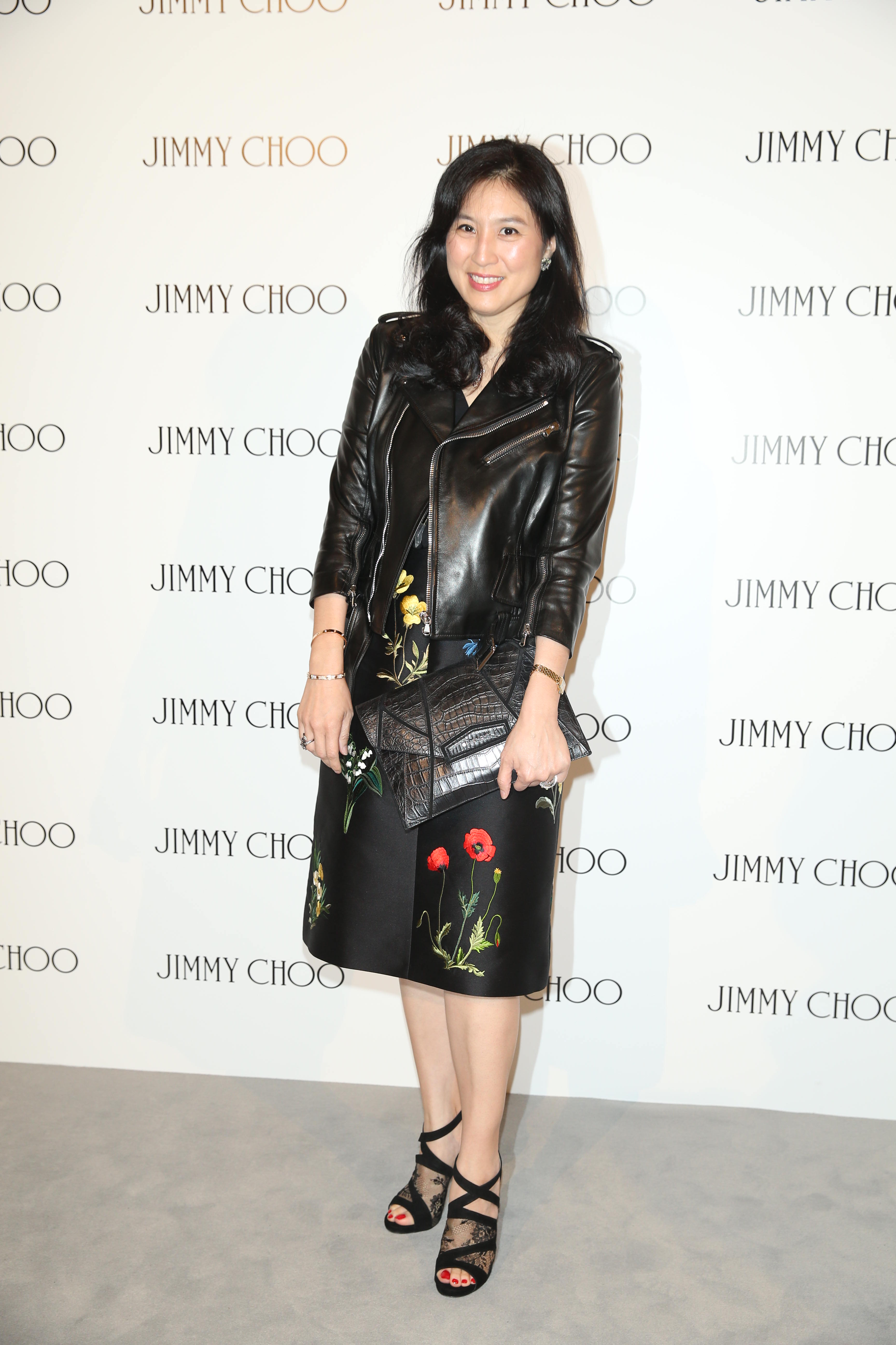 Diễn viên Thư Kỳ và đôi giày Jimmy Choo độc đáo!7