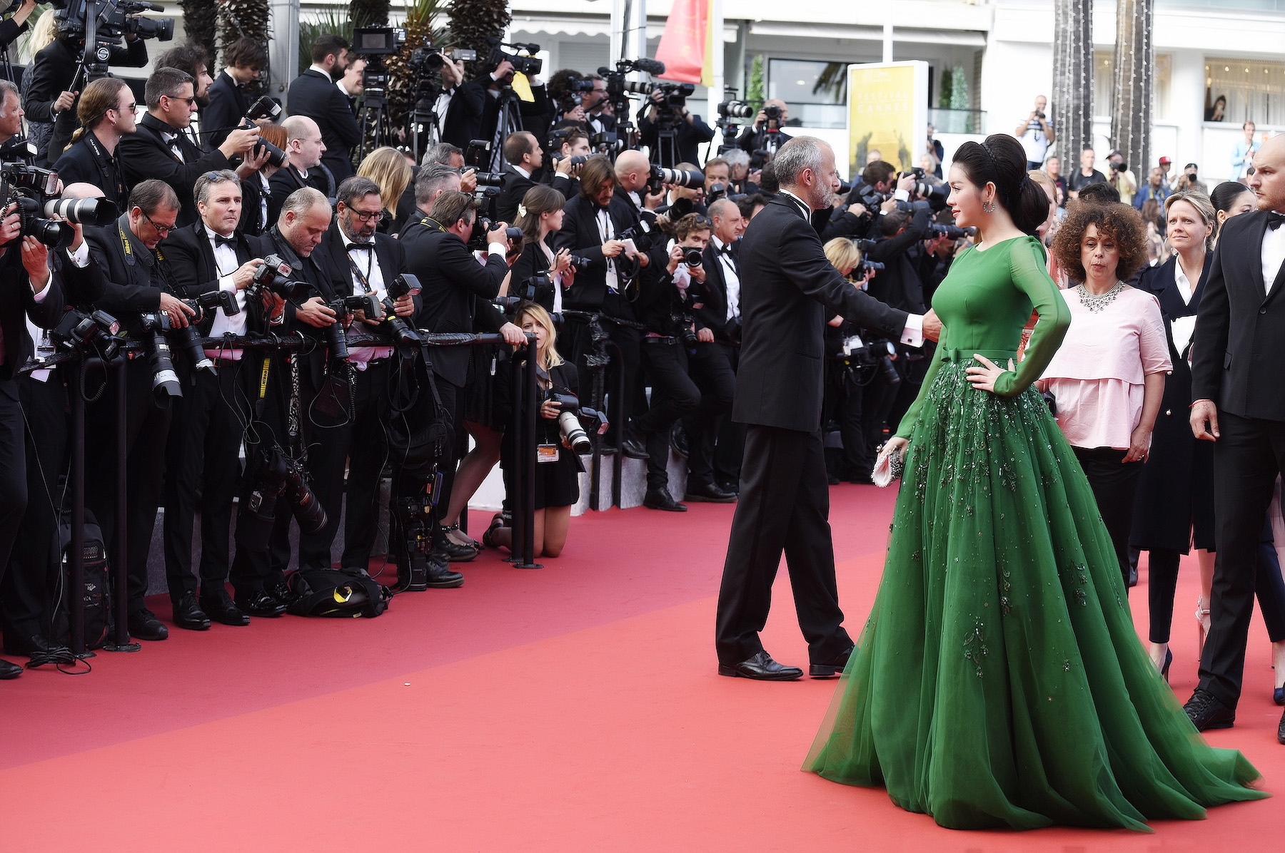 lVẻ đẹp đầy chất thơ của Lý Nhã Kỳ tại Cannes 2016 20