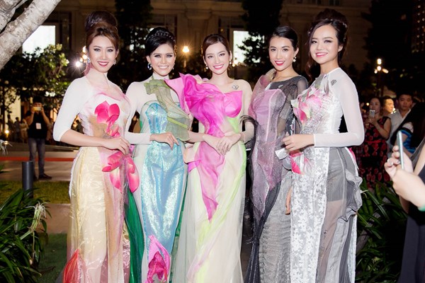 Thành phố Áo dài - thời trang đường phố đẹp và ý nghĩa 03