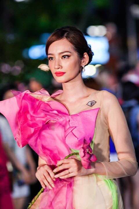 Thành phố Áo dài - thời trang đường phố đẹp và ý nghĩa 04
