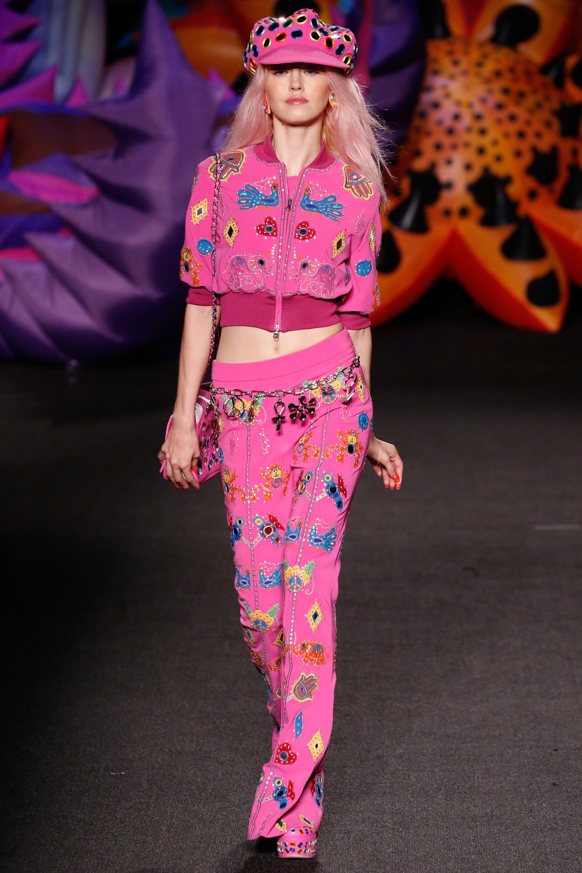 Bộ sưu tập thời trang Moschino Resort 2017 -ellevietnam 31