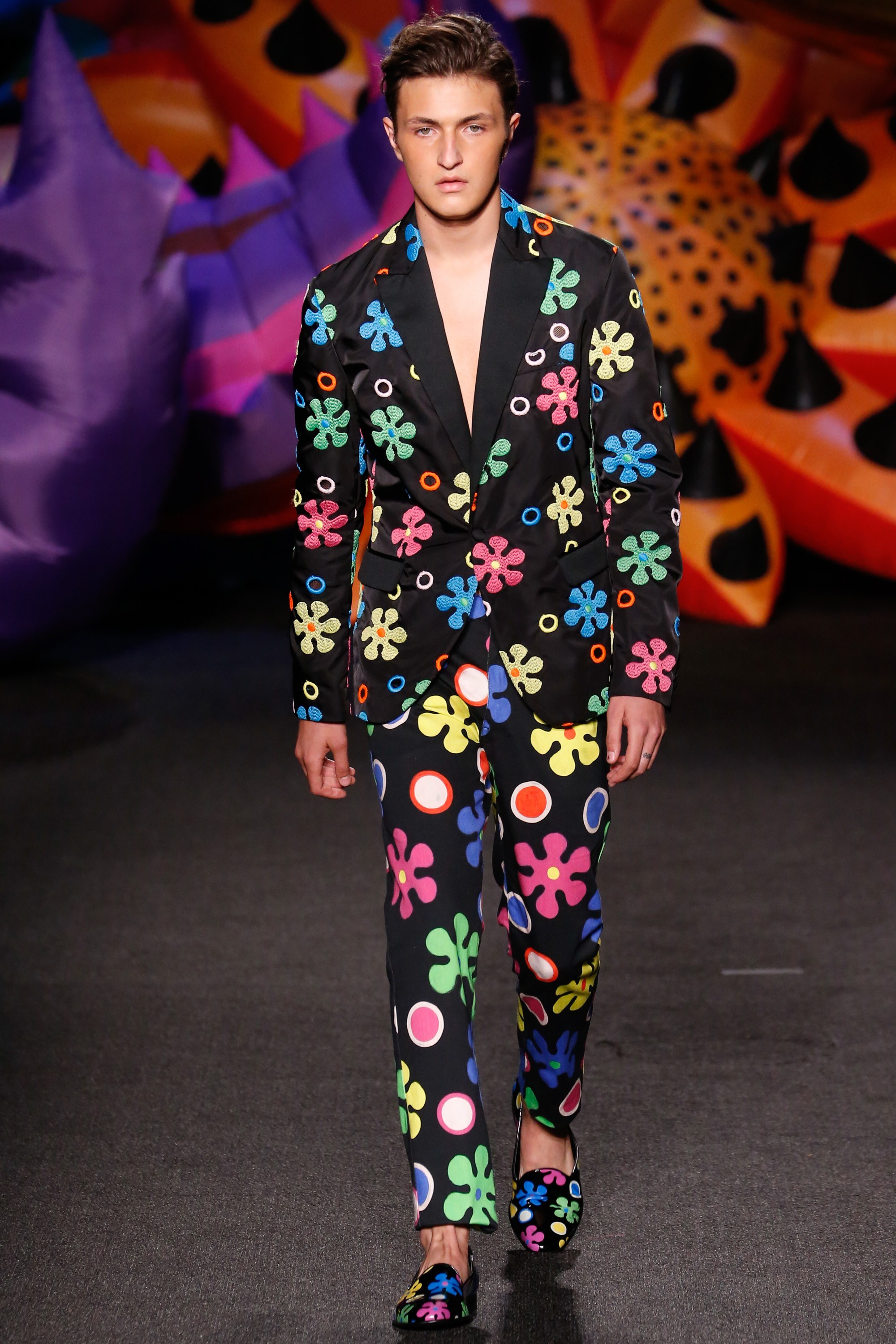 Bộ sưu tập thời trang Moschino Resort 2017 -ellevietnam 32