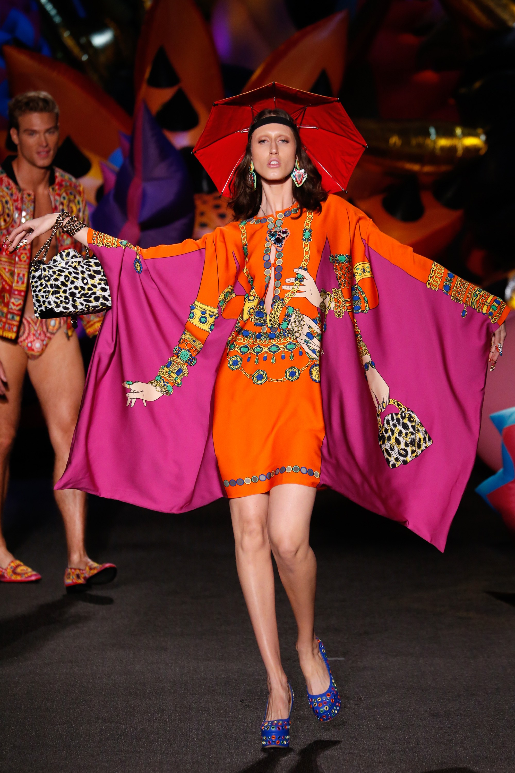 Bộ sưu tập thời trang Moschino Resort 2017 -ellevietnam 44