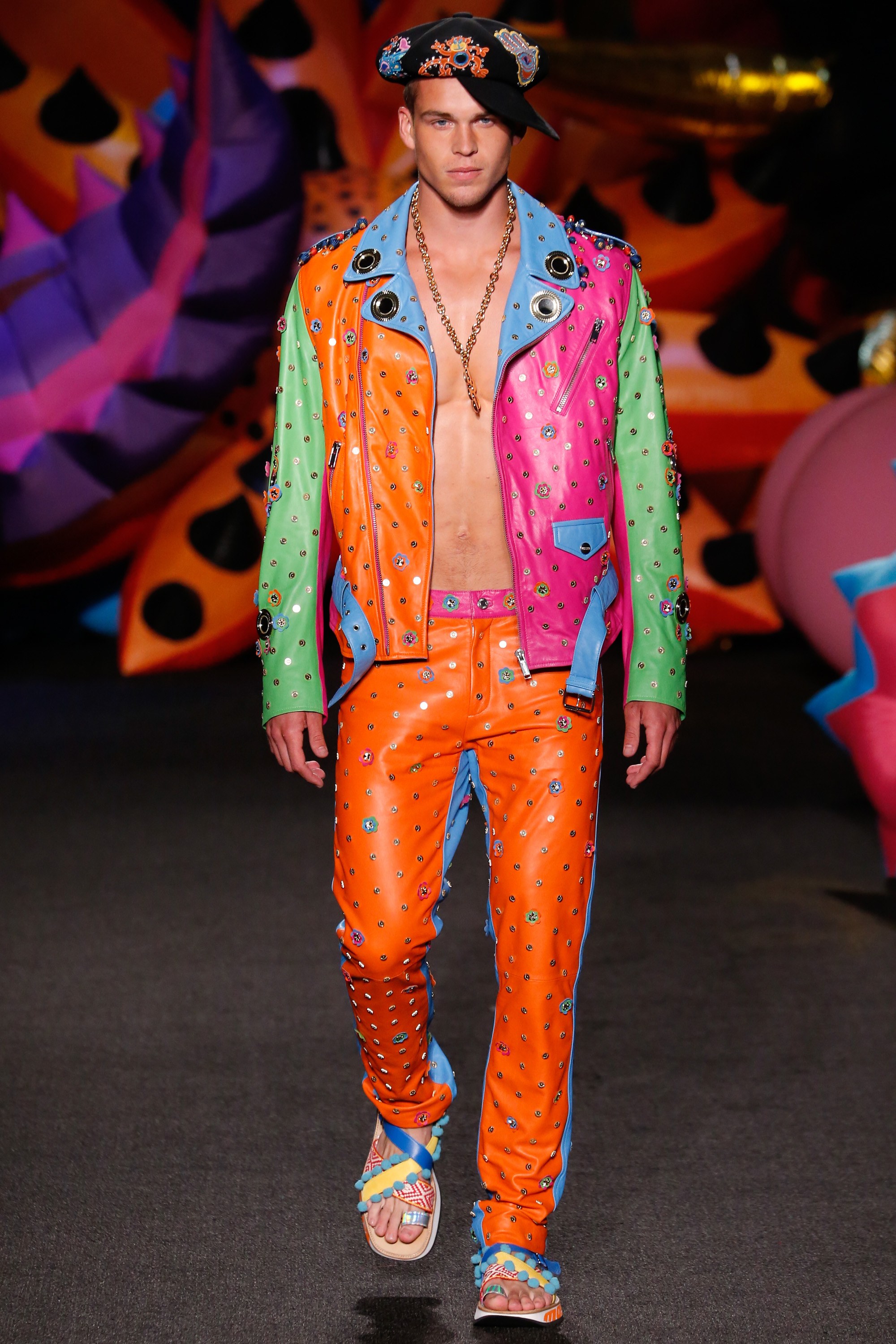 Bộ sưu tập thời trang Moschino Resort 2017 -ellevietnam 61