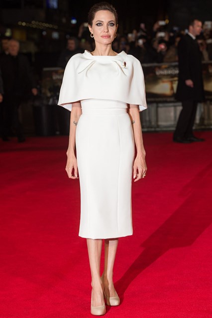 Phong cách thời trang tuổi 40 của Angelina Jolie - ellevn