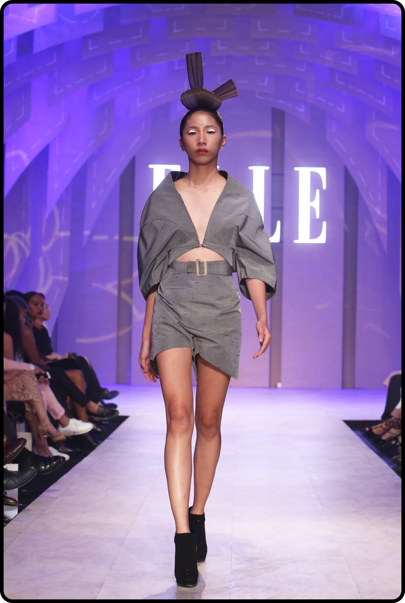 BST của NTK Nuchsuda tại ELLE Fashion Journey 2016