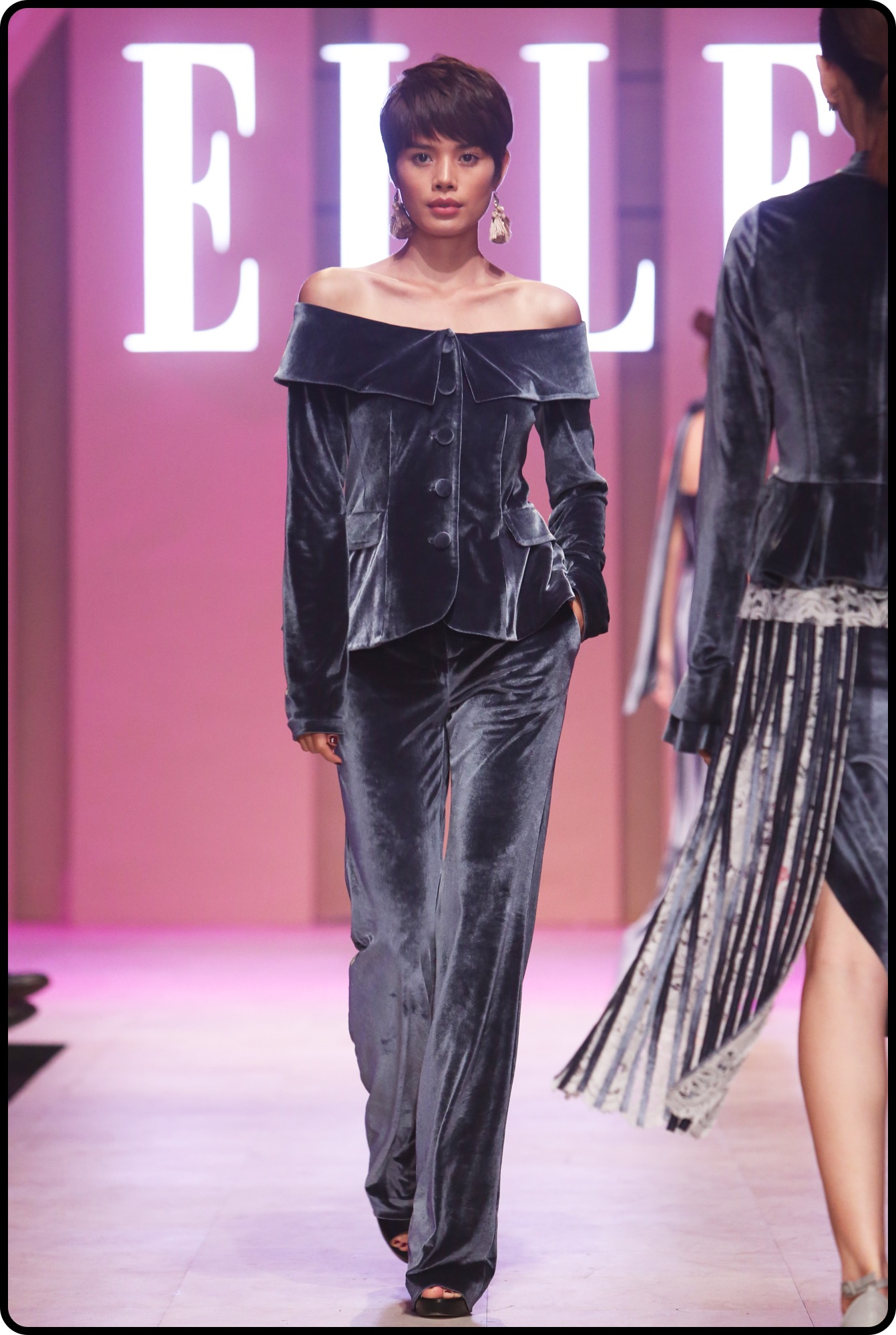 BST của NTK Quynh Giao tại ELLE Fashion Journey 2016