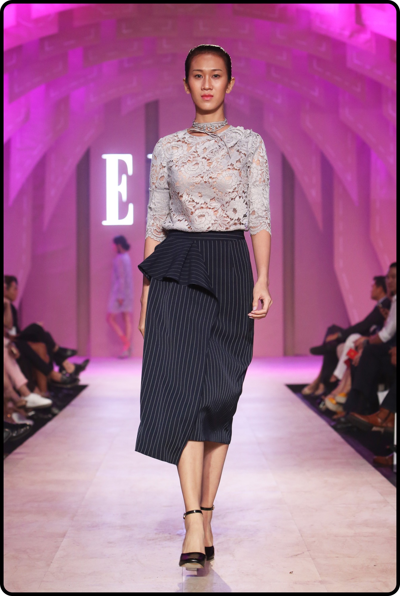 BST của NTK Quynh Giao tại ELLE Fashion Journey 2016