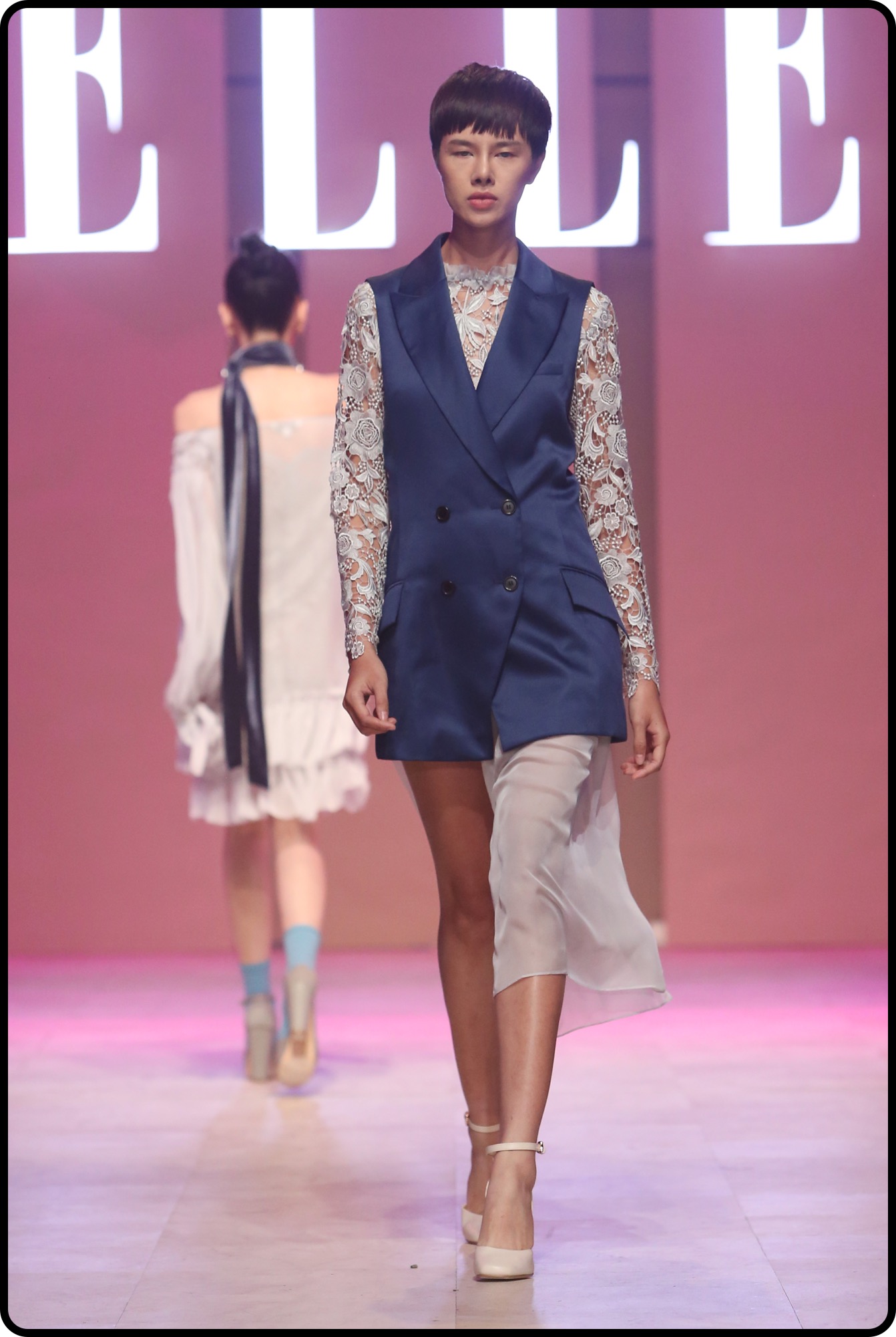 BST của NTK Quynh Giao tại ELLE Fashion Journey 2016