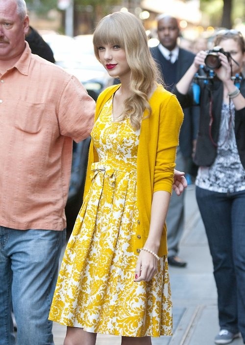 Quá trình lột xác hoàn hảo của Taylor Swift sau 10 năm ca hát - ELLE VN