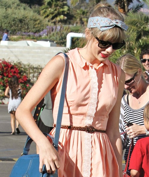 Quá trình lột xác hoàn hảo của Taylor Swift sau 10 năm ca hát - ELLE VN
