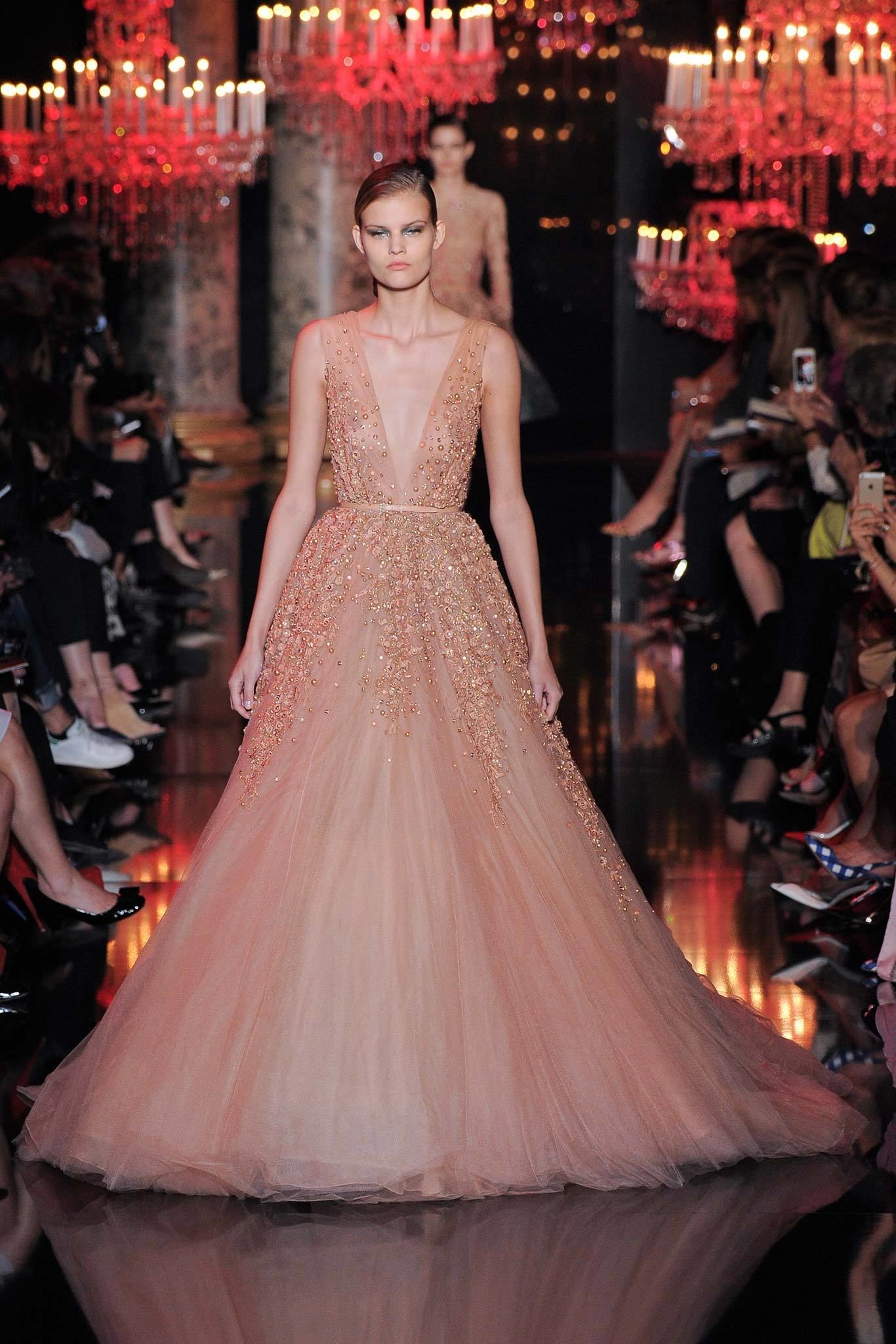 Elie Saab cùng giấc mơ tôn vinh người phụ nữ - ELLE VN