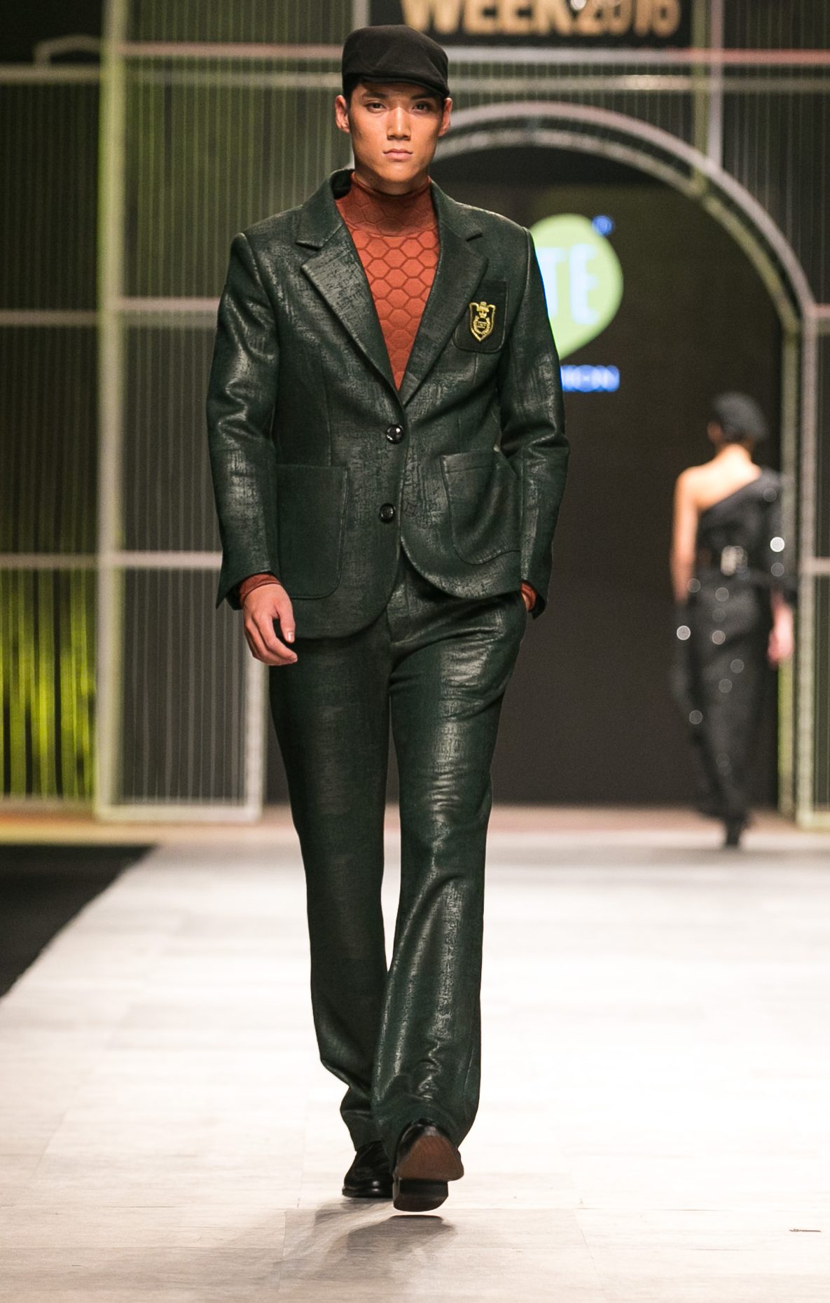 I HATE FASHION thả “Ký ức những mùa đông cũ kỹ” vào BST Thu-Đông 2016 tại VIFW - ELLE VN