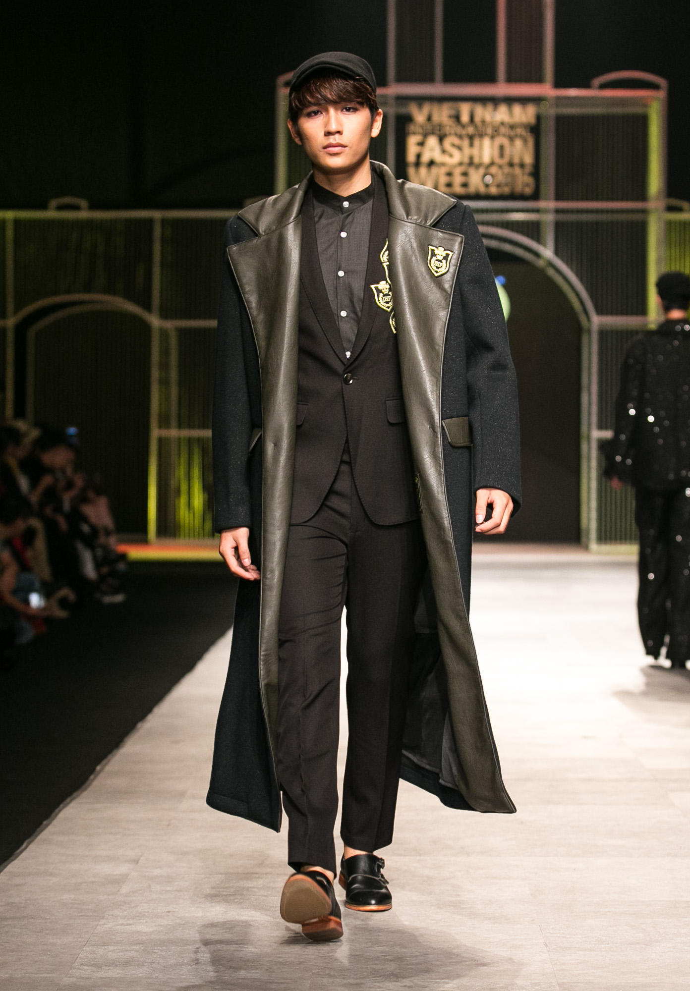 I HATE FASHION thả “Ký ức những mùa đông cũ kỹ” vào BST Thu-Đông 2016 tại VIFW - ELLE VN