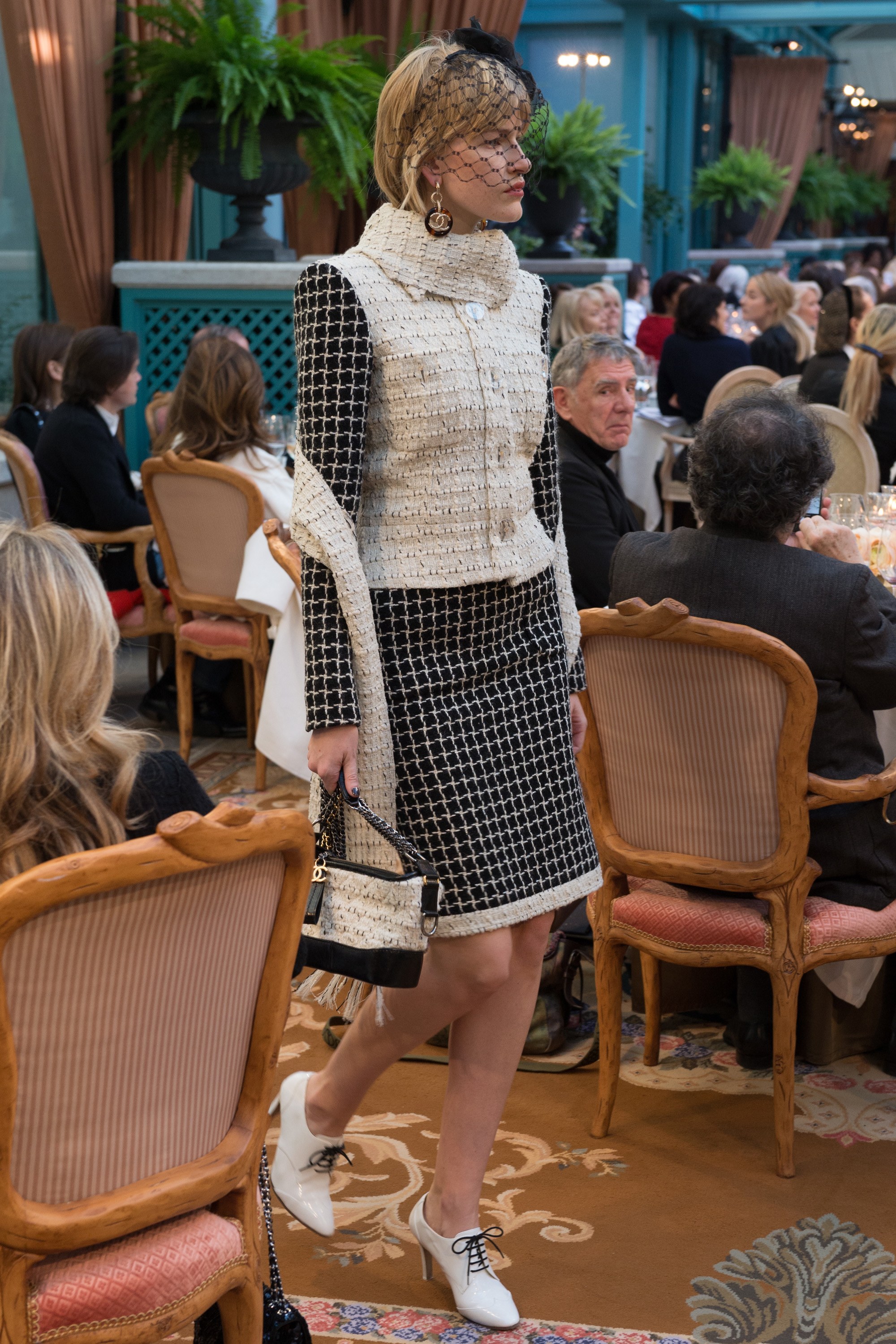 bst thoi trang chanel prefall 2017