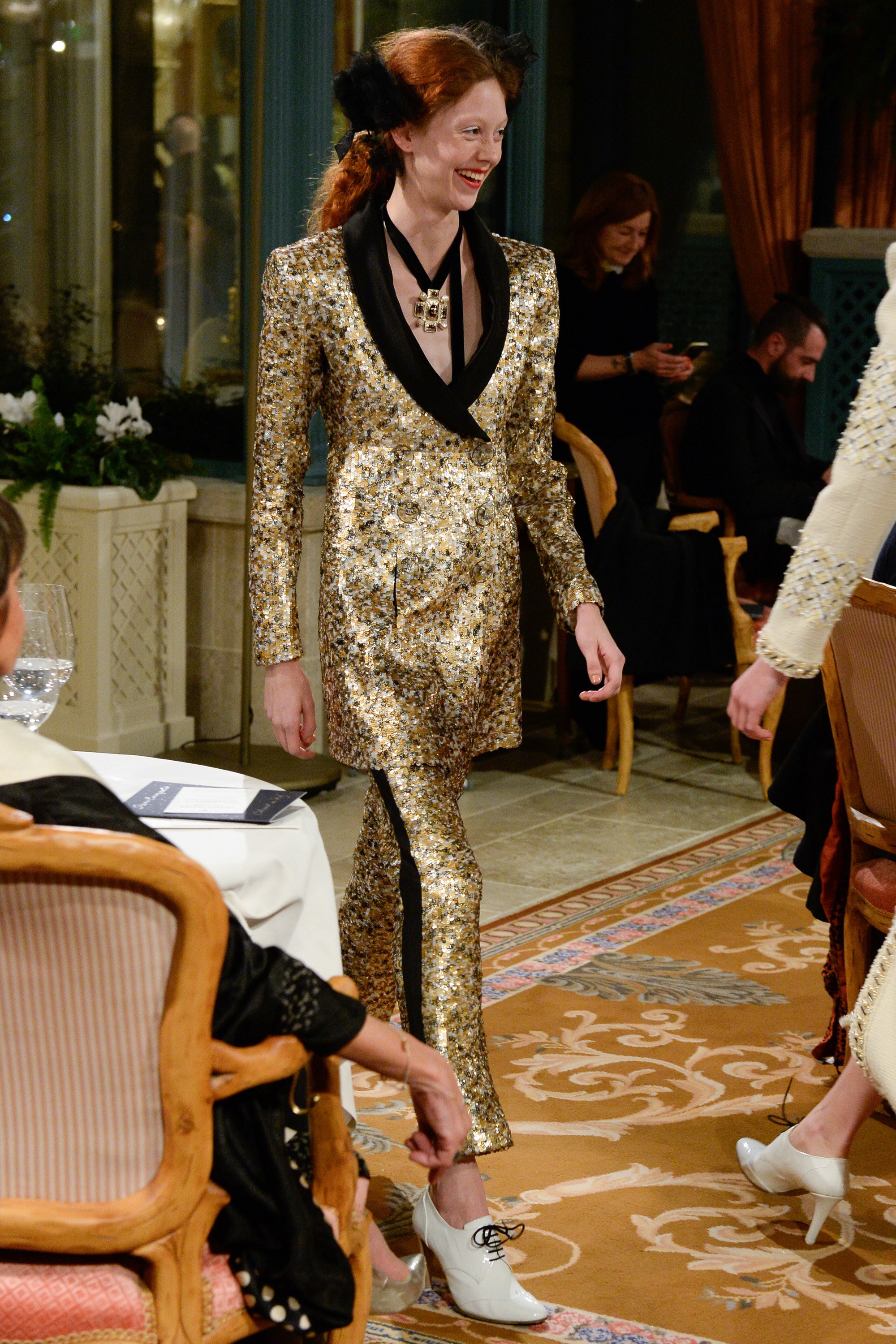bst thoi trang chanel prefall 2017