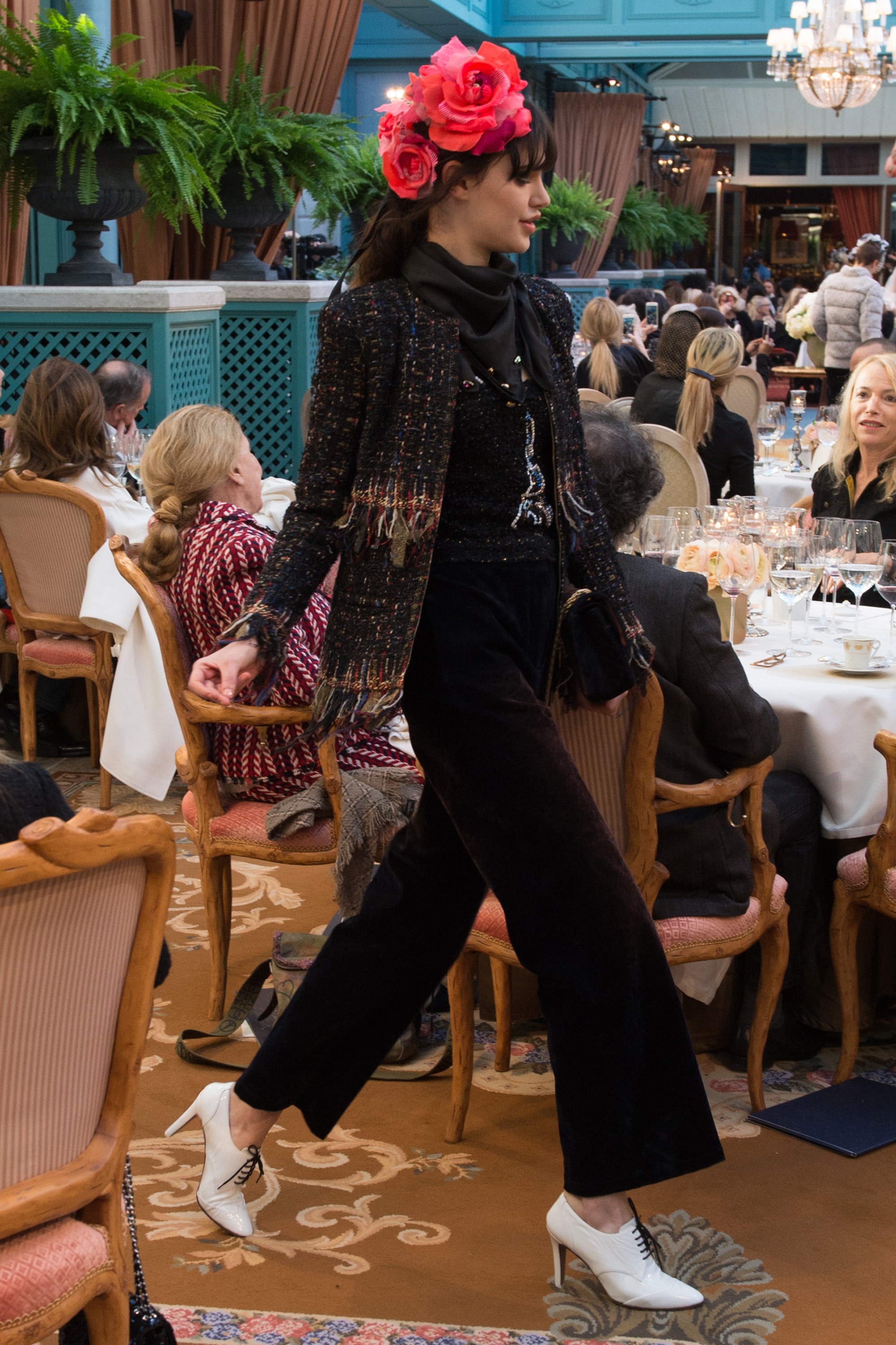 bst thoi trang chanel prefall 2017