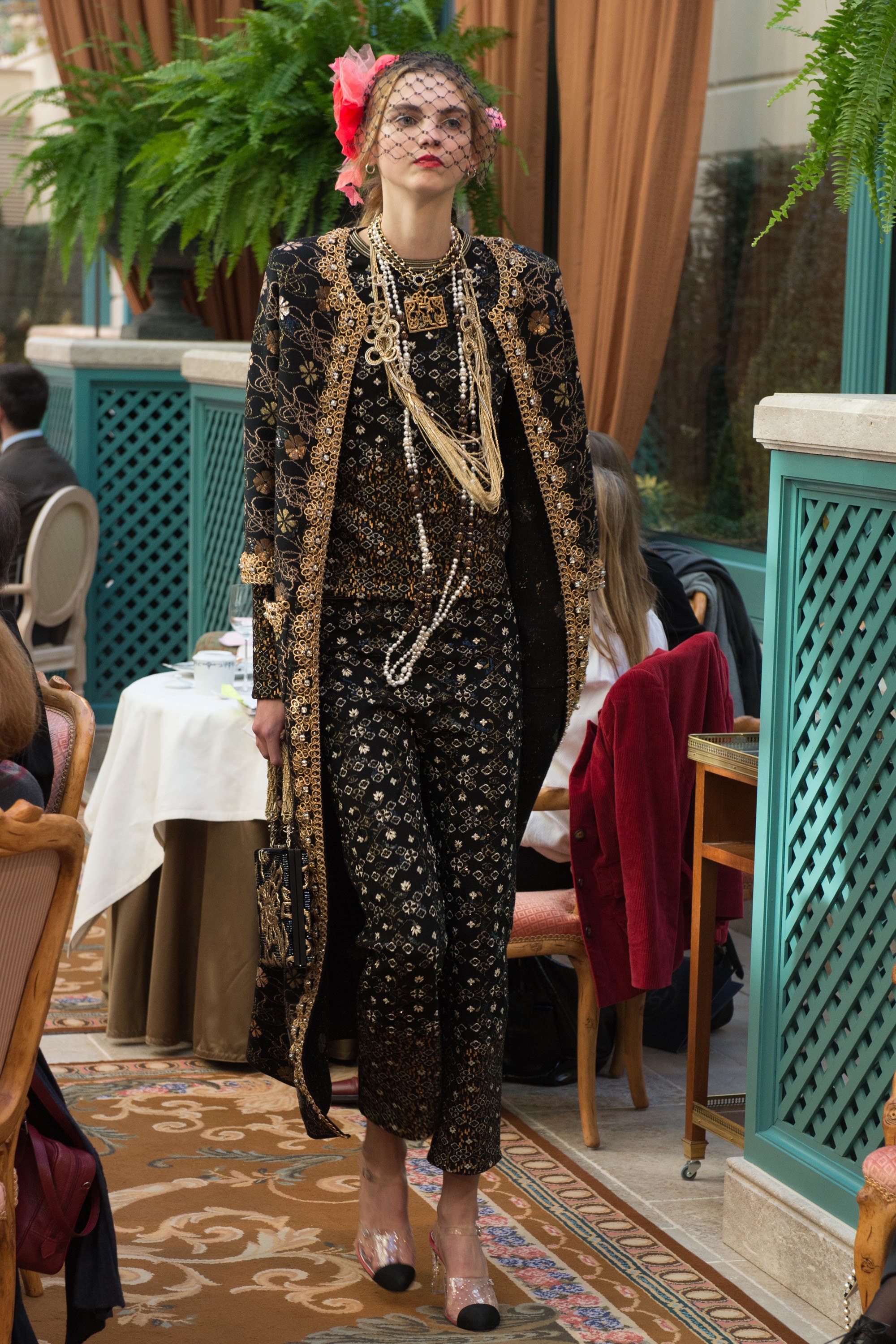 bst thoi trang chanel prefall 2017