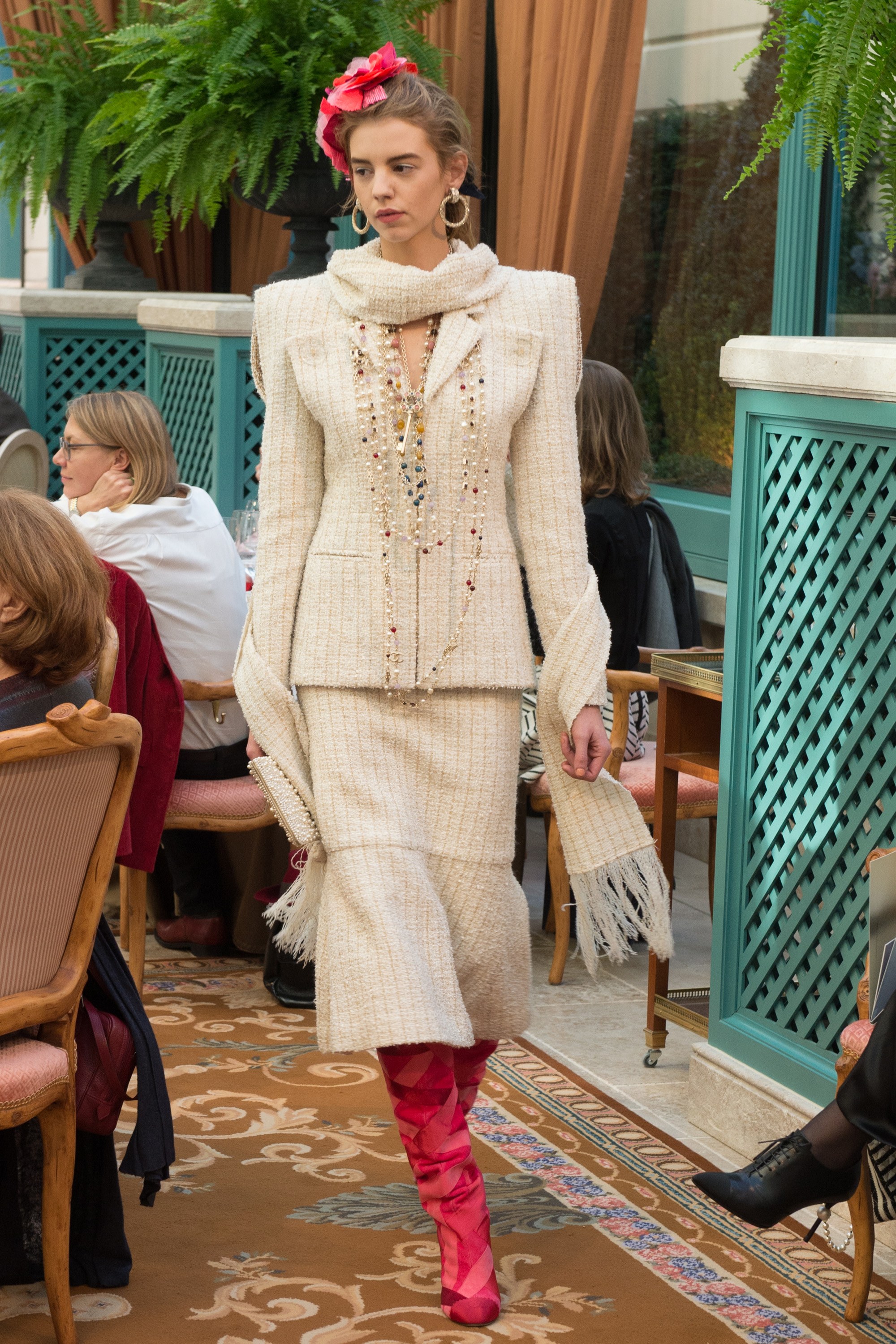 bst thoi trang chanel prefall 2017