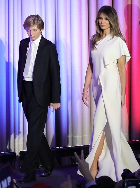 Melania Trump rất thích mặc đồ trắng.