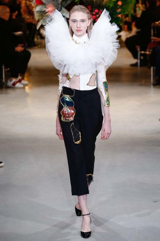 Những BST nổi bật tại tuần lễ Haute Couture Xuân-Hè 2017 - ELLE VN