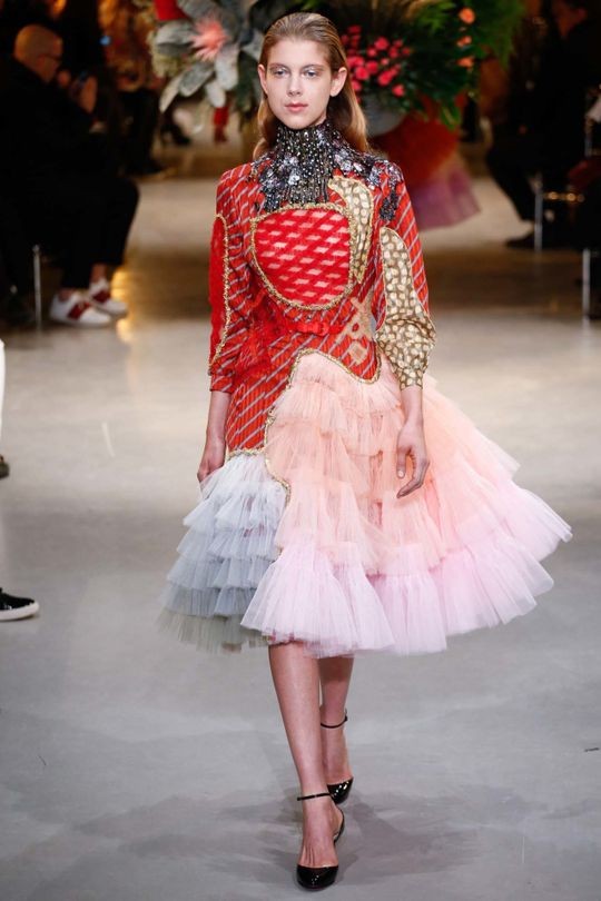 Những BST nổi bật tại tuần lễ Haute Couture Xuân-Hè 2017 - ELLE VN