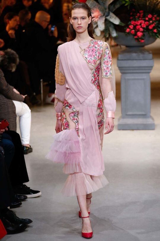 Những BST nổi bật tại tuần lễ Haute Couture Xuân-Hè 2017 - ELLE VN