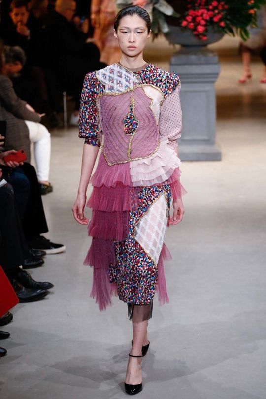 Những BST nổi bật tại tuần lễ Haute Couture Xuân-Hè 2017 - ELLE VN