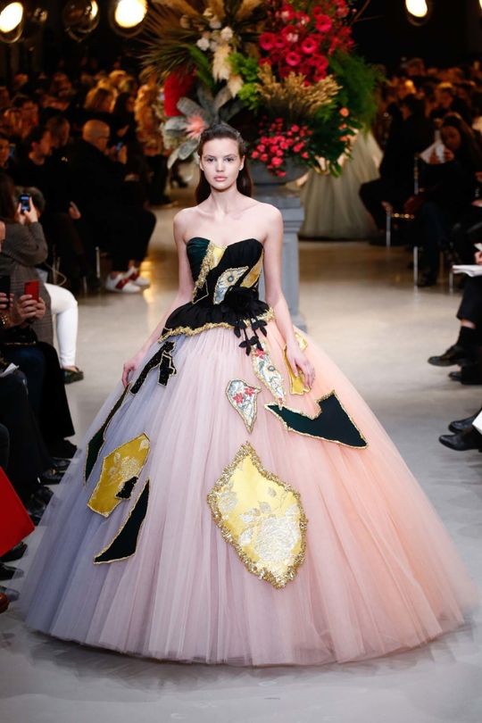 Những BST nổi bật tại tuần lễ Haute Couture Xuân-Hè 2017 - ELLE VN